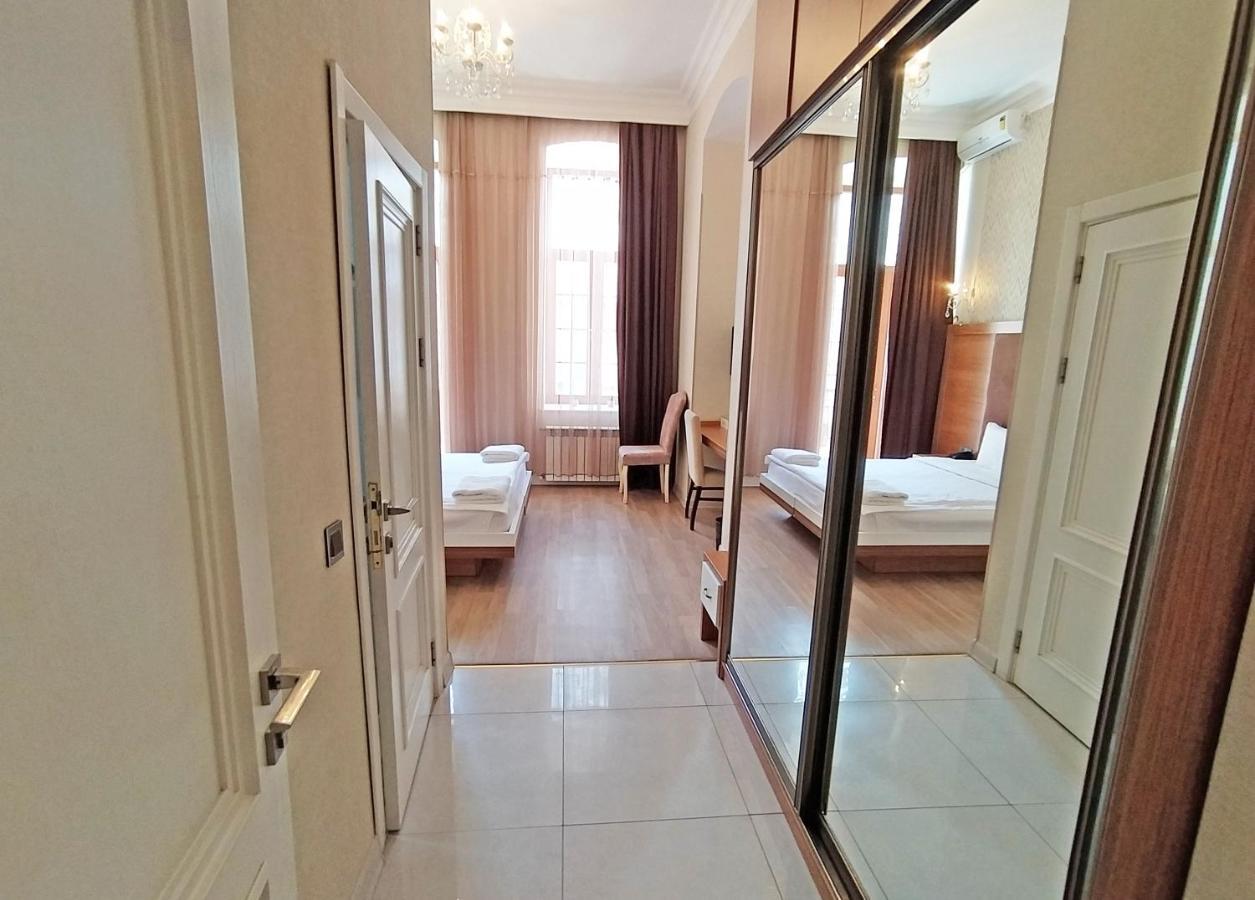 Solo Hotel On Nizami Street Baku Exteriör bild